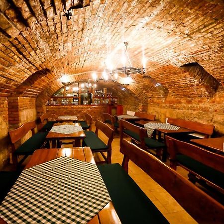 Bed and Breakfast Un Pizzico Di Italiano Etterem Es Panzio Ньиредьхаза Экстерьер фото