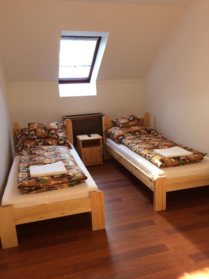 Bed and Breakfast Un Pizzico Di Italiano Etterem Es Panzio Ньиредьхаза Экстерьер фото