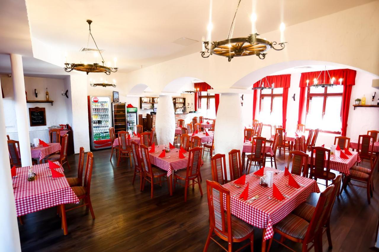Bed and Breakfast Un Pizzico Di Italiano Etterem Es Panzio Ньиредьхаза Экстерьер фото